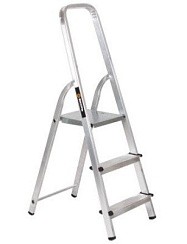 Фото Стремянка, 3 ступени, алюминиевая Вихрь СА 1х3 73/5/1/1